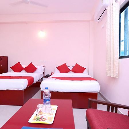 Oyo 13577 Tkr Metro Residency Hotel Kochi Exterior photo